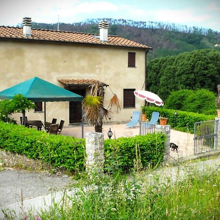 La Cheta Villa Monsagrati Exteriör bild