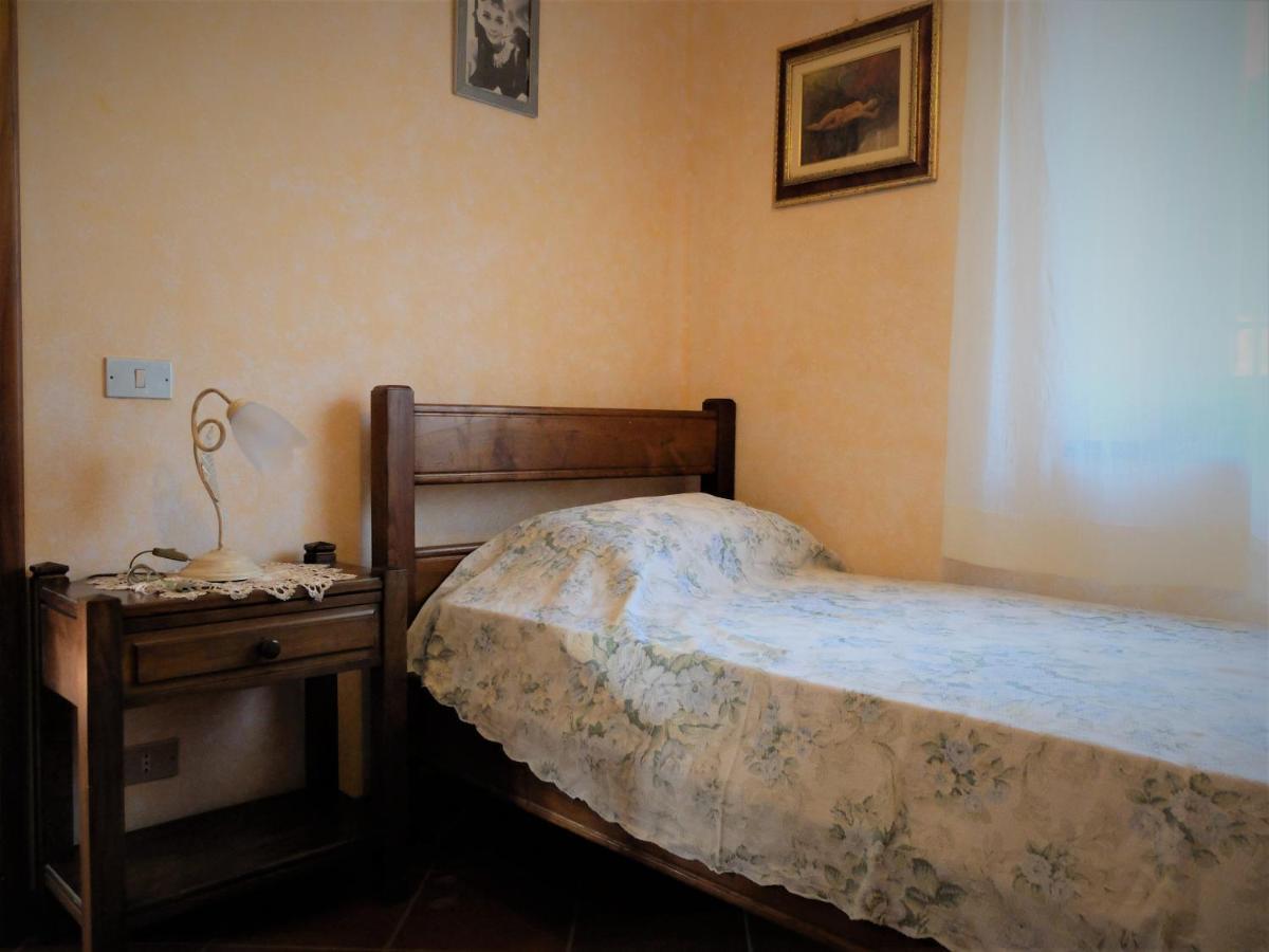 La Cheta Villa Monsagrati Exteriör bild